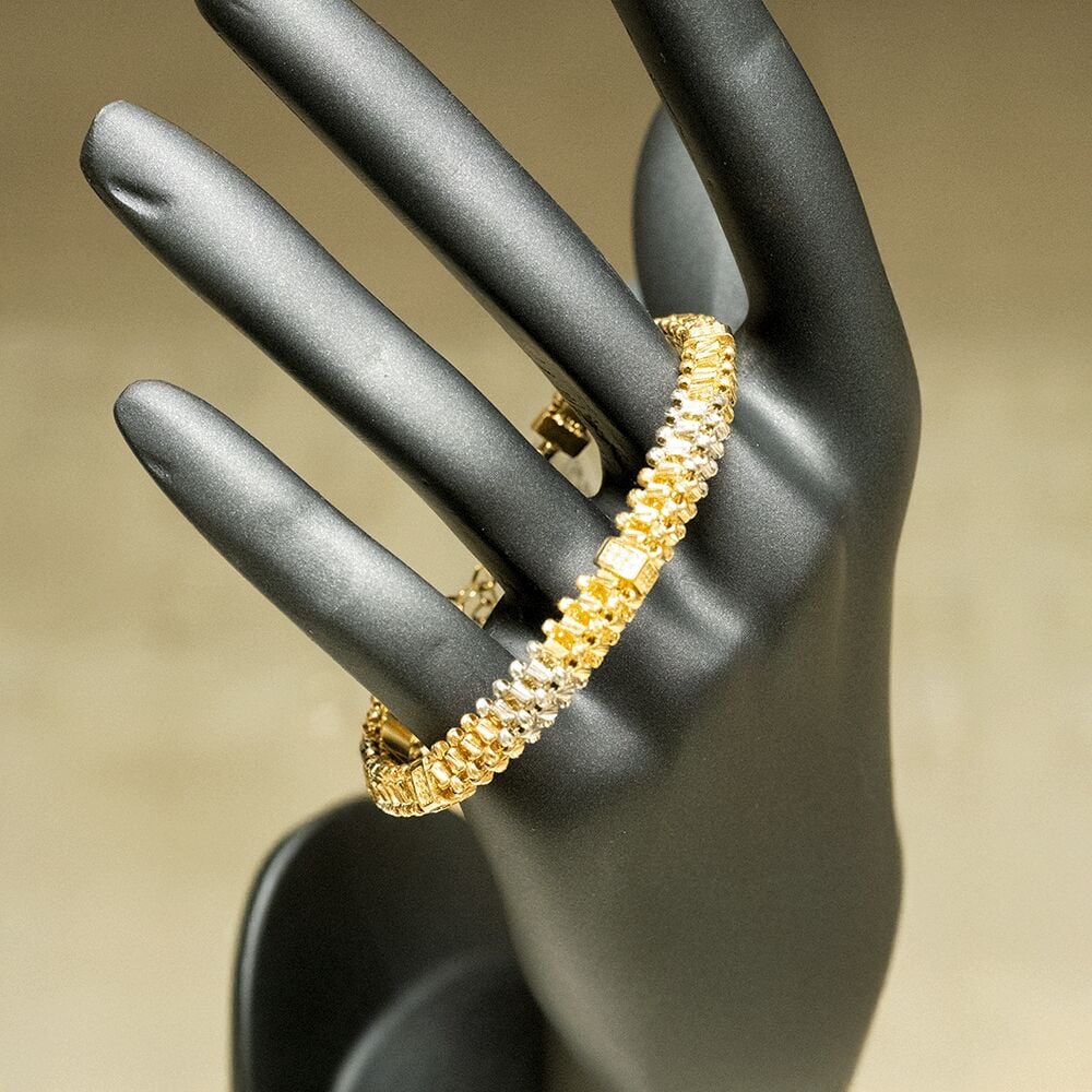 14 Ayar Sıralı Detay Kelepçe Altın Bileklik